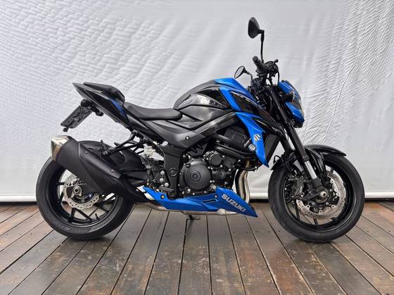 SUZUKI GSX-S750A 